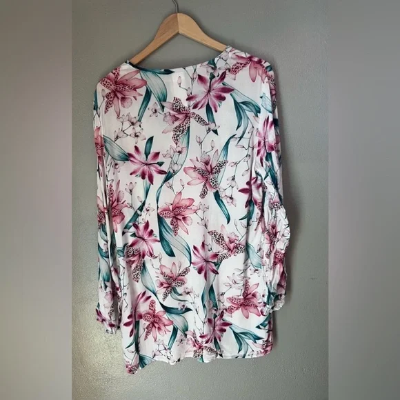 Floral colorful beachy top - Picture 3 of 6